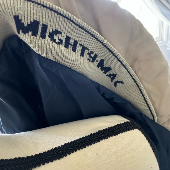 Awesome vintage ski jacket. - Picture 7 of 9